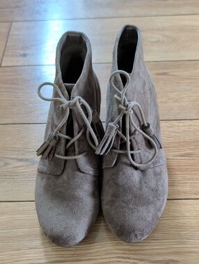 US 6 Dr Scholl's Taupe Suede Lace-Up Tassel Ankle Boots